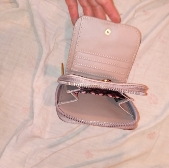 Wallet - Picture 2 of 2